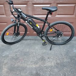 Electric Bicycle, USB Port.