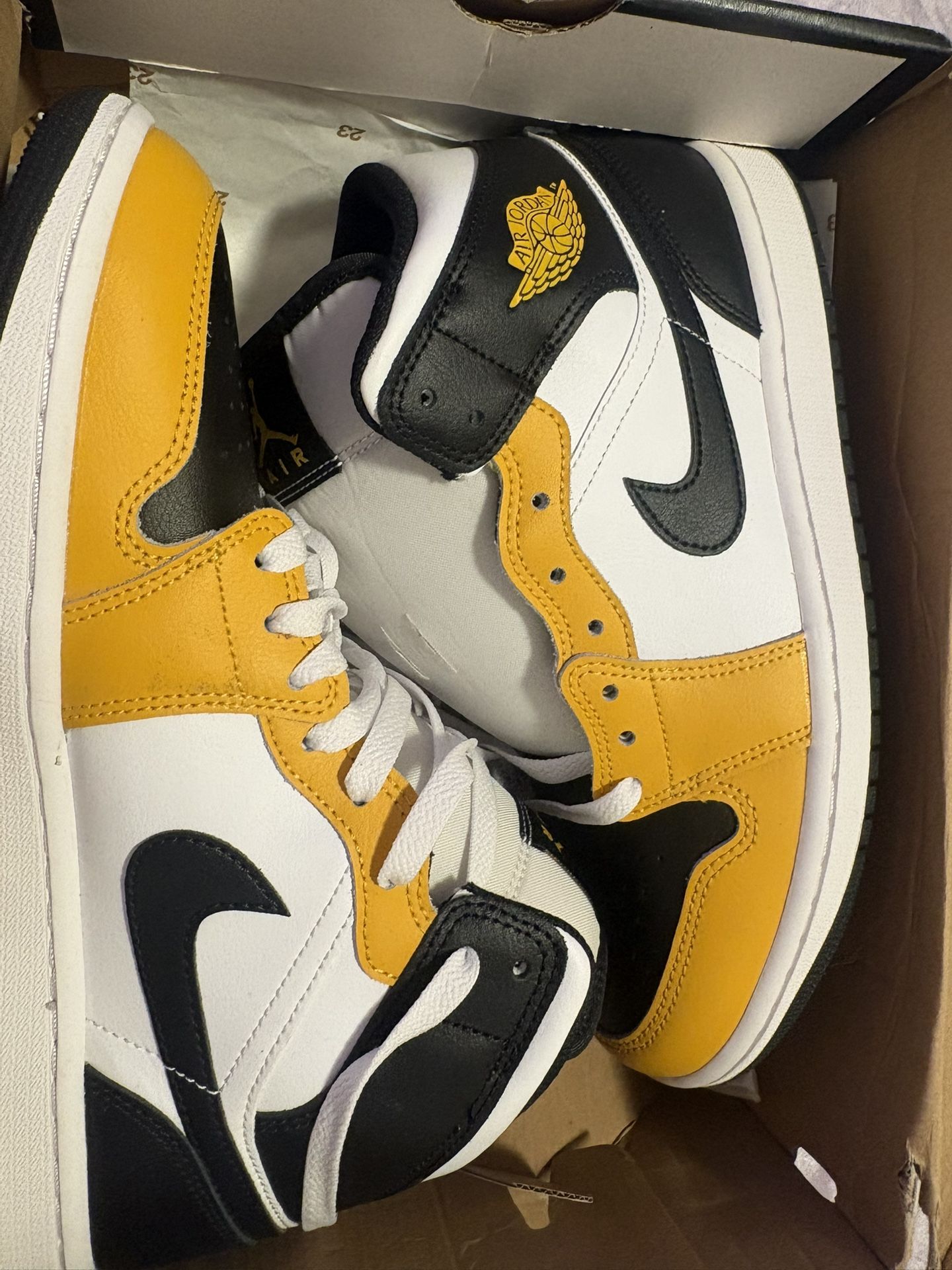Nike Air Jordan 1 Mid – Black/White/Yellow