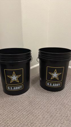 New - 5 gallon buckets