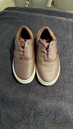  Levi’s Sneakers Boys Size 2 