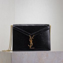 OMG! Stunning Luxury Bag for STEAL! Nearly New + Authentic Guaranteed! RUN GIRLS! 🔥