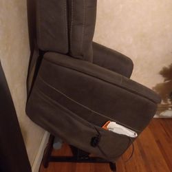 Lazy Boy Lift Chair 