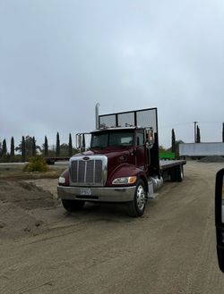 2005 Peterbilt  335