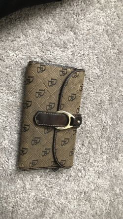 Used Dooney and Bourke wallet