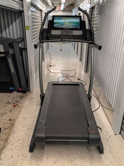 NORDICTRACK X22I TREADMILL ( LIKE NEW & DELIVERY AVAILABLE TODAY)