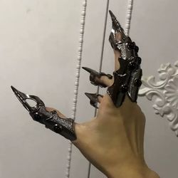 Spiked Metal Finger Claws