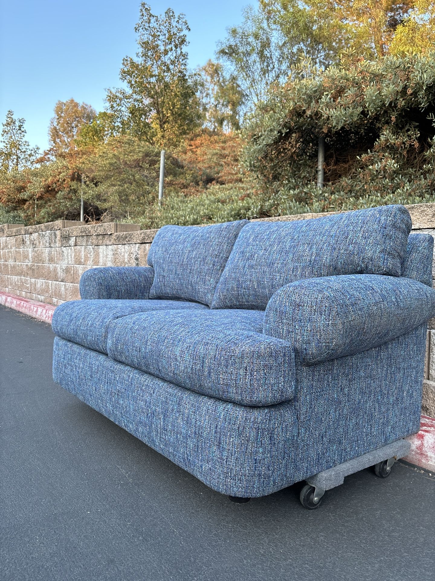 Cozy Blue Couch 🛋️
