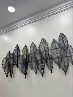 Modern Metal Leaf Wall Decor – Large Black & Bronze Wall Art