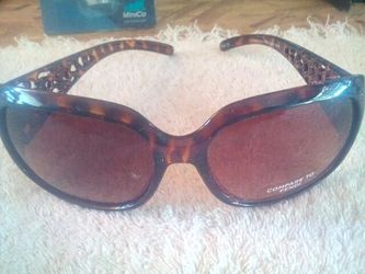 Lady's sunglasses