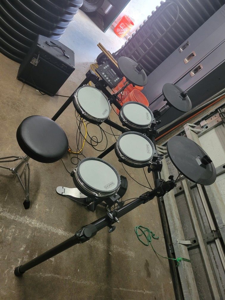 Simmons electronic drum kit