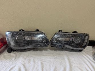 2015-2023 chrysler 300 headlights
