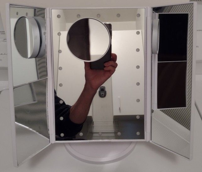 Nestling Lighted Makeup Mirror