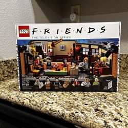 LEGO F·R·I·E·N·D·S Central Perk (21319-1) – $100