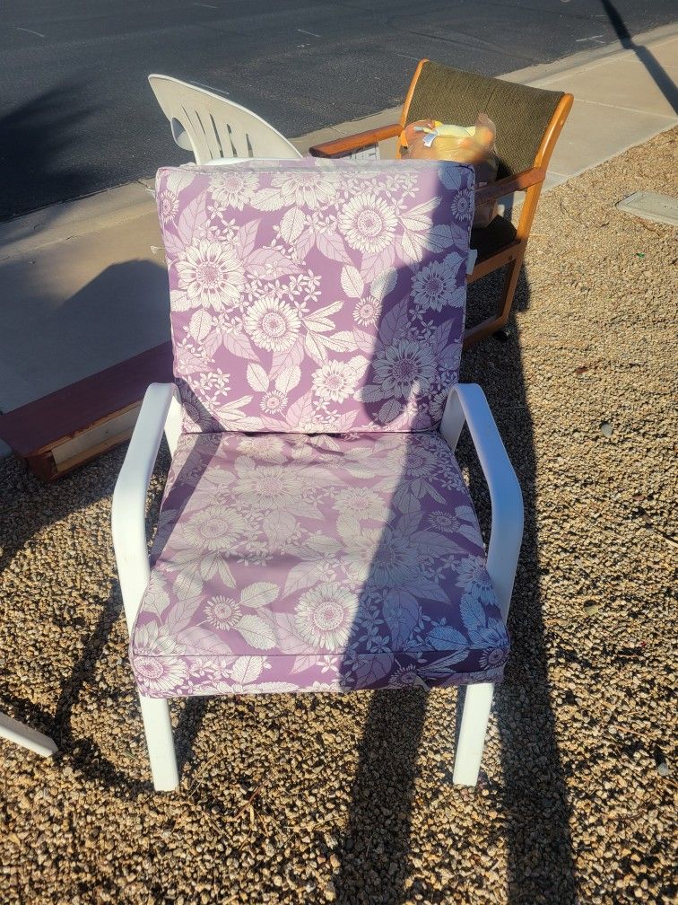 Free Chairs