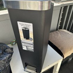 TRASH CAN- 13 Gallon 