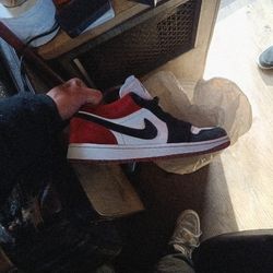 Nike Retro 1 Black N Red Velvets Sz 11