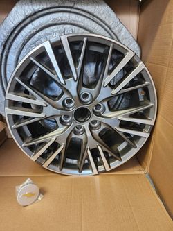 4  Wheels Rim 18"with Center Cap
