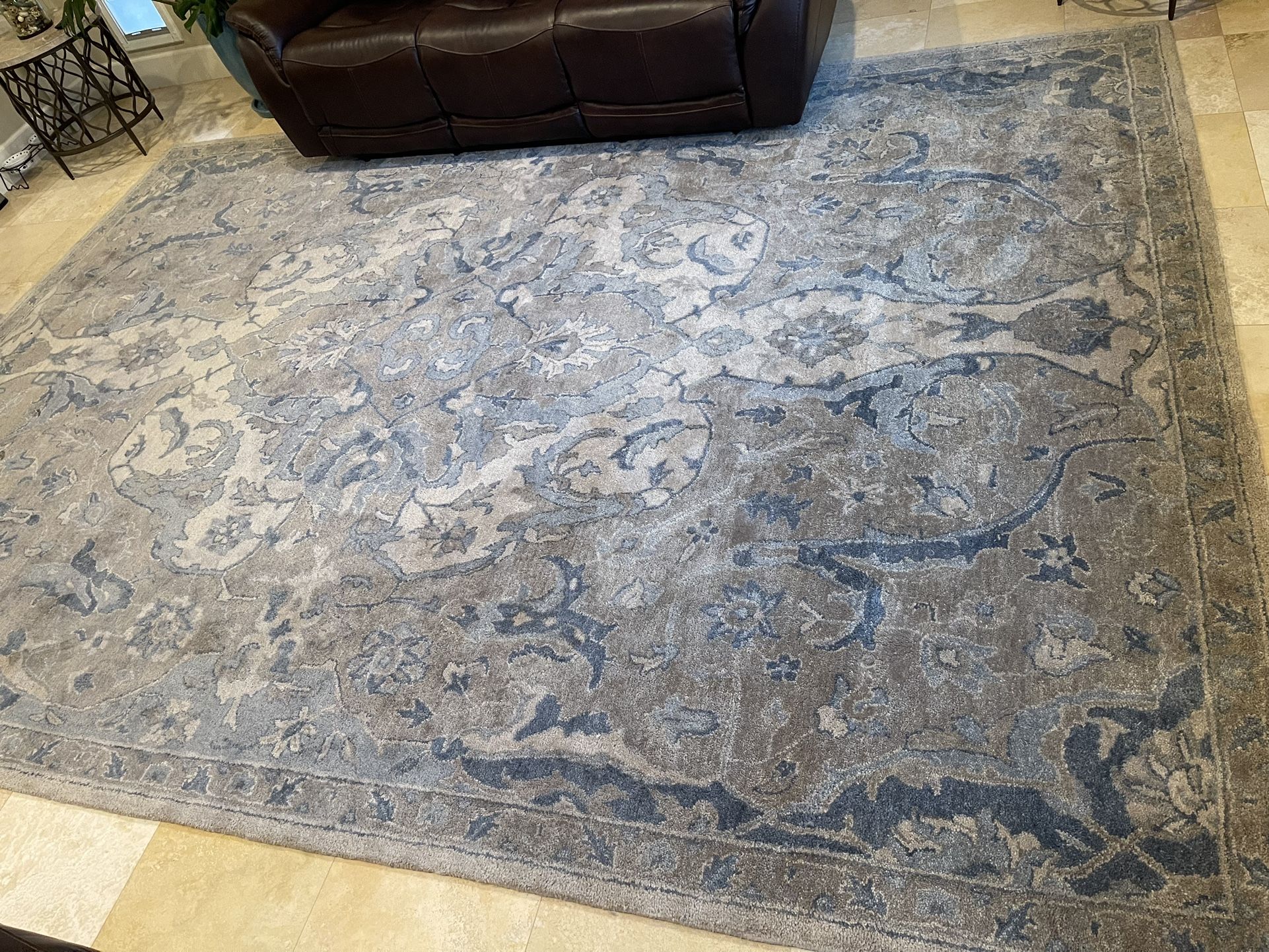Beautiful Pottery Barn Rug for Sale in Glendora, CA OfferUp