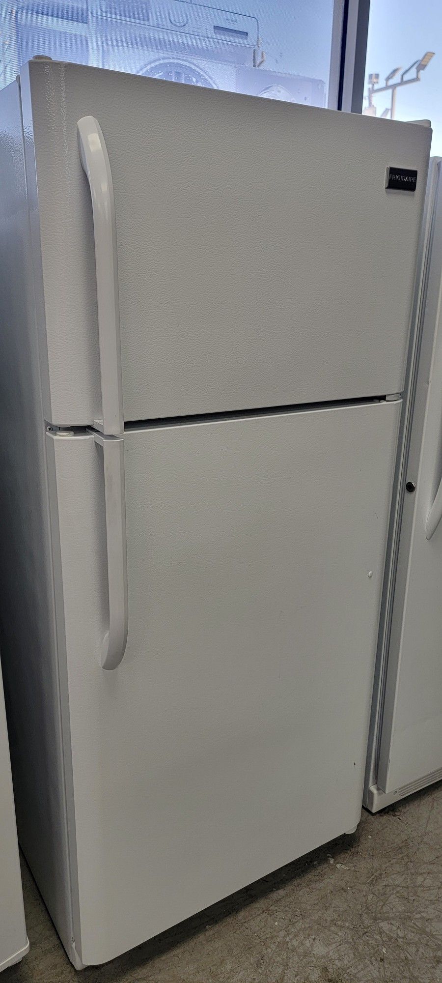 Frigidaire top Freezer Bottom Refrigerator With Warranty Delivery Available Fee depends on Address 🚚 🛻 🏠 