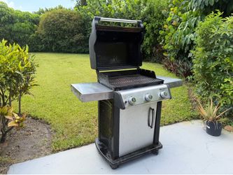 Weber Spirit S-315 Stainless Steel Gas Grill w/ Propane Tank – Good Condition