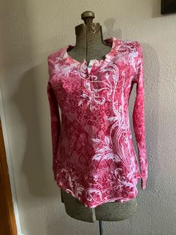 Henley-style top Size  S