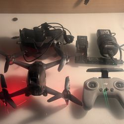 DJI FPV drone + Fly More Kit 