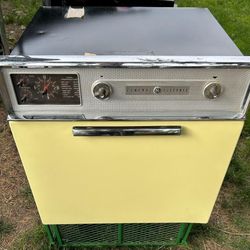 1950s Stove And Oven Perfect Working Condition