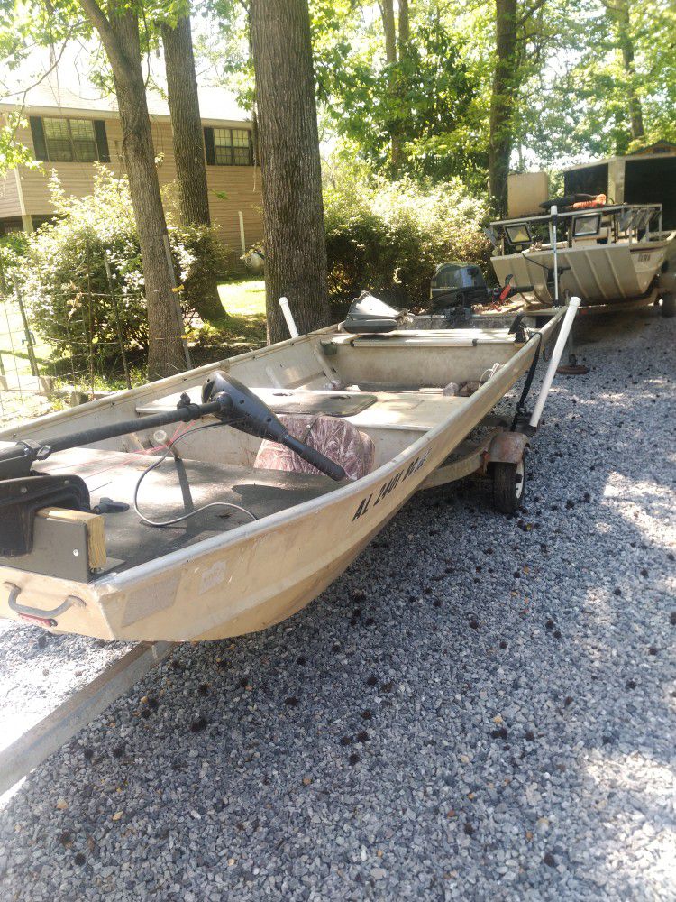 Photo Boat Motor And Trailer Water Ready No Leaks