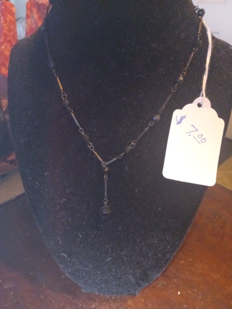 Womans Short. Choker Necklace