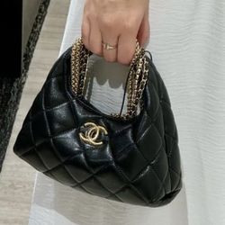 CHANEL 24A diamond check gold buckle leather chain sheepskin cross-body handbag women's black（171）53