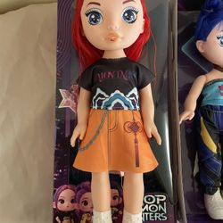K-POP Singing Doll 