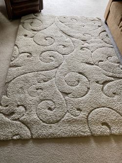 Free area rug