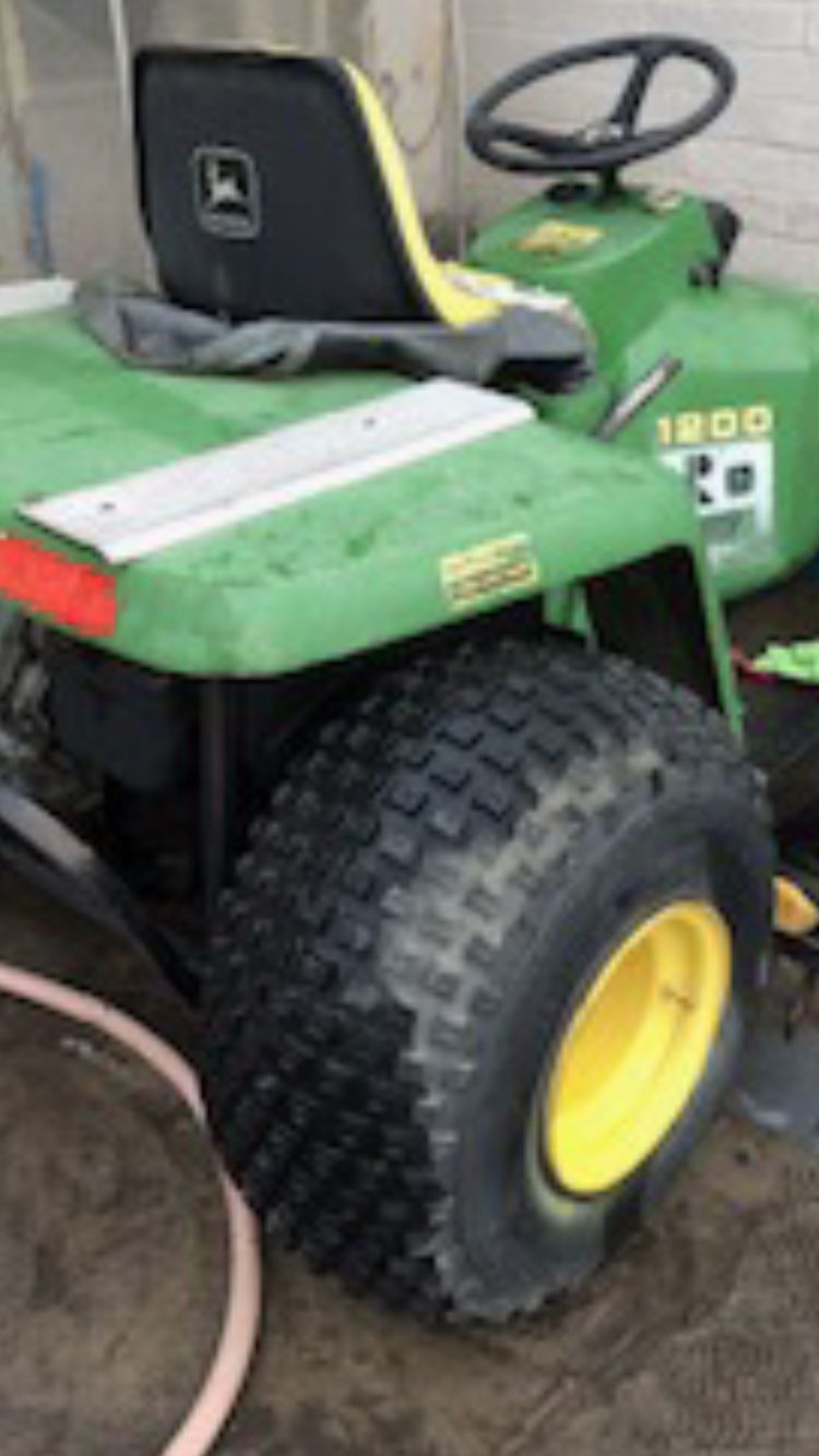 John Deere 1200a 3wheel Bunker Rake
