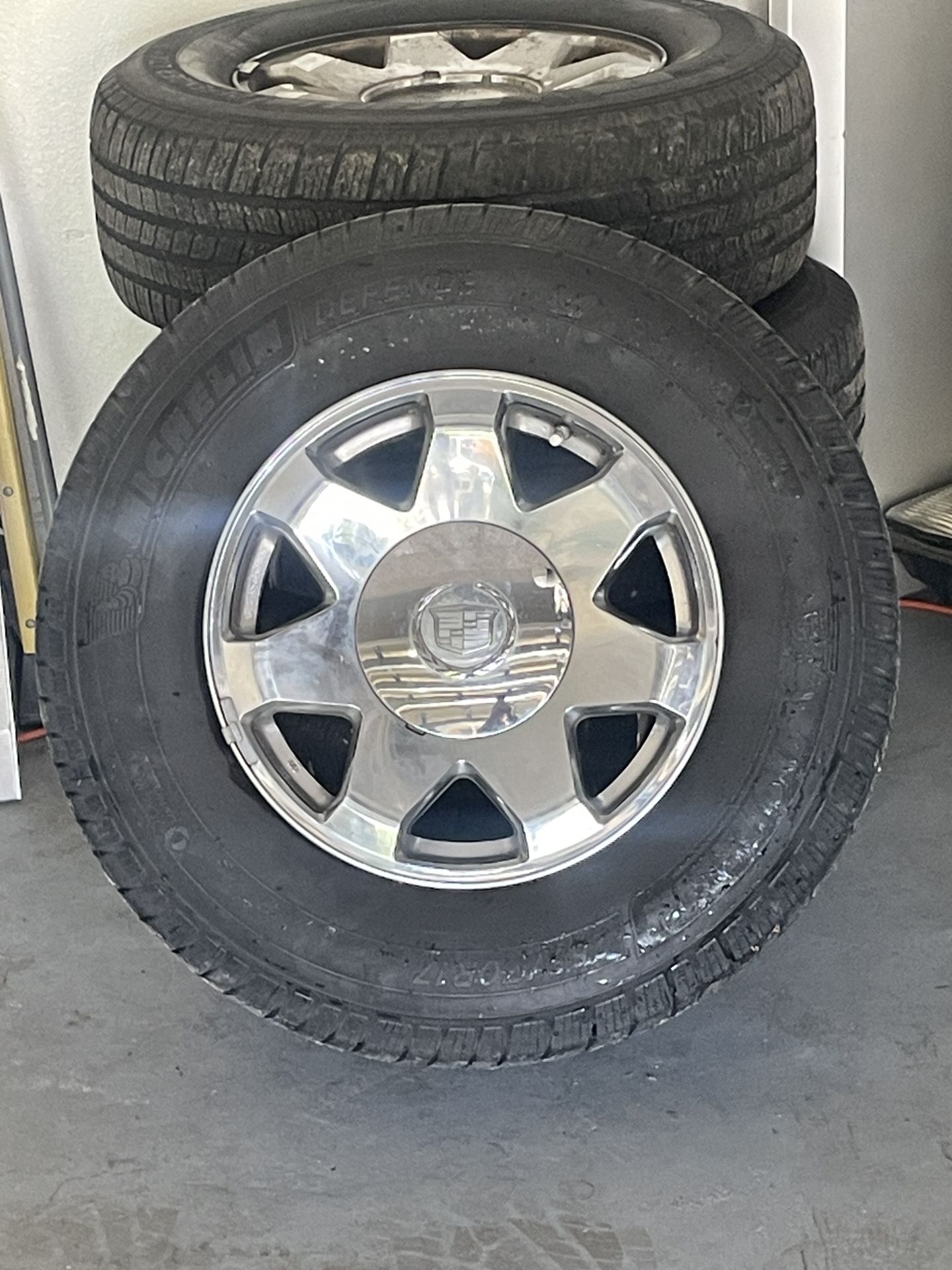 Cadillac Escalade 265/70/17 Rims And Tires