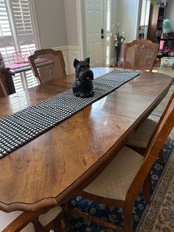 Dinning room table