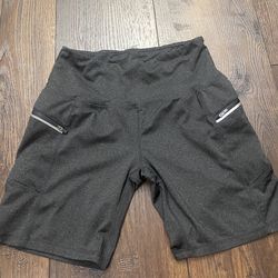 Womans gray active shorts Size Large #20