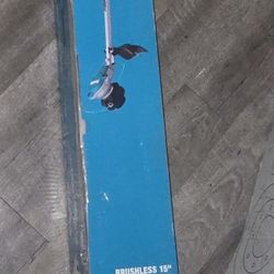 Makita XGT 40V Brushless 15" Cordless String Trimmer Kit w/Battery GRU01M1