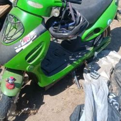 Electric motorcycle 👍🏼 or you could use it like a regular bike..has  petals
