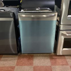 Frigidaire Gallery Stainless Steel Dishwasher‼️‼️