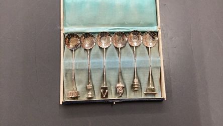 Beautiful silver teaspoons