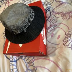 Supreme Bucket Hat 