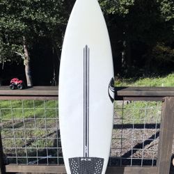 5’10 Sharp Eye Synergy Surfboard