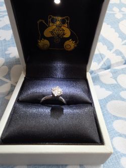 1 karat white Gold Diamond ring