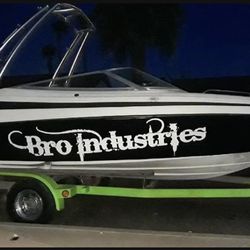 Reinell 200SLE Wakeboard Boat