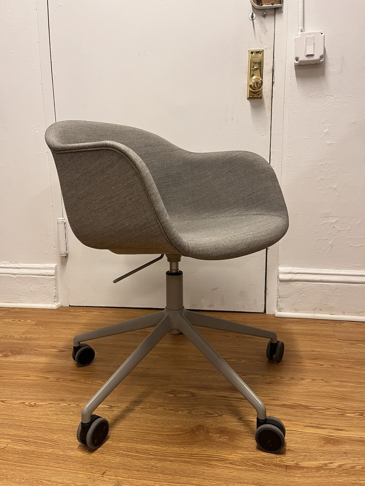 Designer Gray Rolling Armchair by Muuto