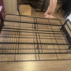 Metal Futon