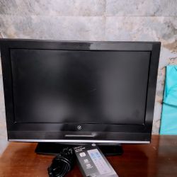 24"Tv With Remote 
