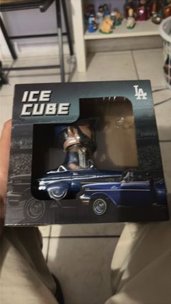 Bobble head