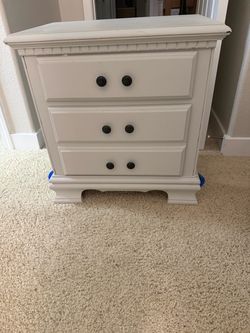 2 White Night Stands 24x25