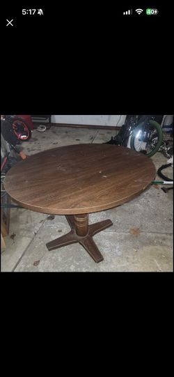 Wood Round Dining Table